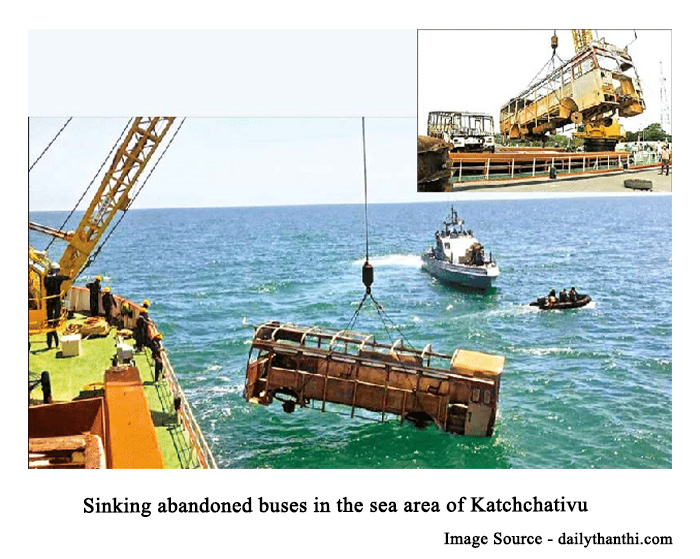 Sinking-abandoned-buses-in-the-sea-area-of-Katchchativu